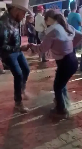 Yo también quería hacer el trend 😉 #fyp #paratii #sanluispotosi🌵🇲🇽 #conjuntobravo #bailes 