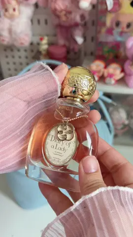 Smells like the perfect gift 💖 #luckybeauty #perfume #perfumeforwomen #eaudeparfum #giftideas 