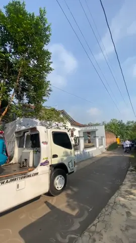 Trimakasih Mas Bagas dan mbak Tiara sudah mempercayai jasa Towing kami,semoga sakinah mawadah warohmah🥰🤩🤙🙏#ajmrttowingservice #towingservice #fyp #kudusviral #kuduspride 