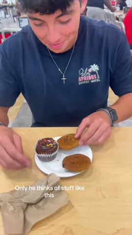 woah..woah #shanedawson #dessert #dininghall 