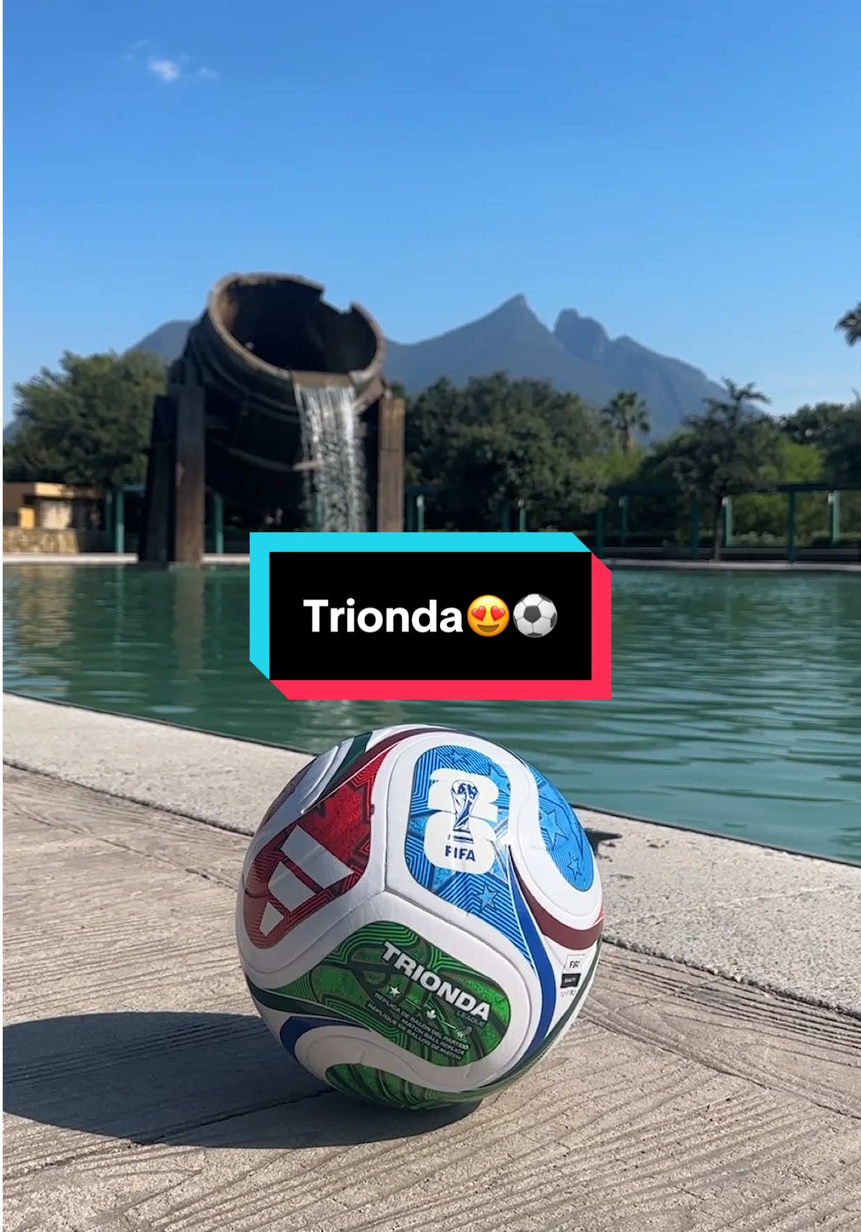 “Trionda”, el balón oficial de la Copa Mundial de la FIFA 2026™️ ya llegó a nuestra sede mundialista. 😍⚽️ #WeAreReady #SomosMonterrey #FIFAWorldCup #Trionda  
