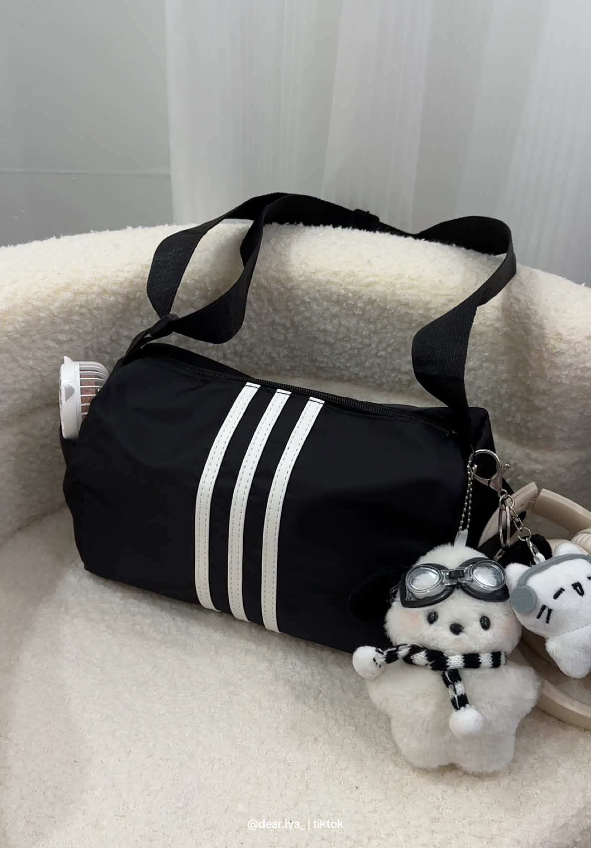 just found my new everyday bag 🖤 #bag #shoulderbag #crossbodybag #slingbag #everydaybag 