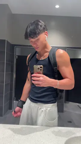 Wrist is cooked again 😐😐