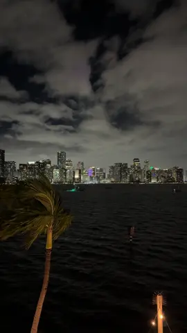 Miami #miamibeach #city #aesthetic #ocean #florida 