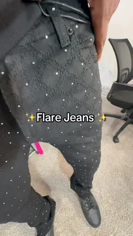 Flare Jeans 👖🖤✨ #flarejeans #widelegjeans #pants #bluejeans #tiktokshopcreatorpicks 