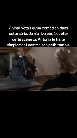 Anibal n’était qu’un comédien dans cette série. Je n’arrive pas à oublier cette scène où Antonia le traite simplement comme son petit toutou. 😂😂 #LaPatrona #team #novelas #telenovelas #lapatronasoyyo 
