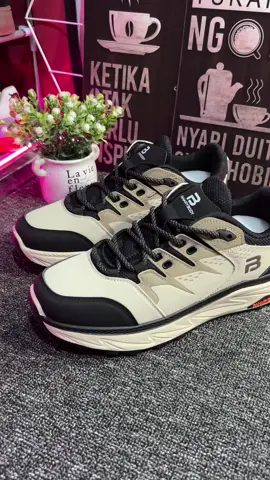 Sepatu Pria Sneakers Kasual Santai Sepatu QN351 Hangout Traveling. #sepatupria #panarybody #panarybodyshoes #sepatucasual #sepatuhangout 