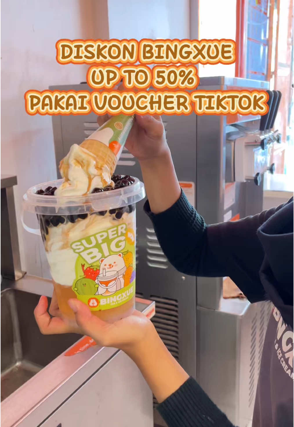 Yuhuuuu @bingxue.indonesia diskon up to 50% pembelian lewat tiktok 🤩 Caranya ; - Klik tag lokasi yg disematkan - Pilih menu yg mau di beli - Checkout dan lalukan pembayar sampai keluar barcode - Lalu tukarkan barcode ke outlet bingxue terdekat  SELAMAT MENCOBA 🥰  #bingxue #icecream #jajanantiktok #kulinertiktok #PromoTiktok 