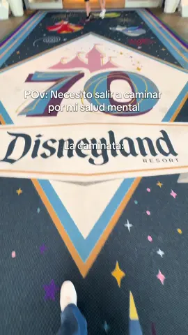 Dicen que caminar ayuda a la salud mental… pero yo digo que nada la sana mejor que caminar en Disney ✨🏰 Cada paso se siente como terapia, cada sonrisa como medicina, y cada recuerdo como el mejor tratamiento para el alma 💖 👉 ¿List@ para tu caminata más mágica? Solicita tu cotización en el link de mi perfil y yo te ayudo a planear tu próxima visita a Disney ✨ #disneytravelagent #disneyland #disneymagic #disneyfan #disney 