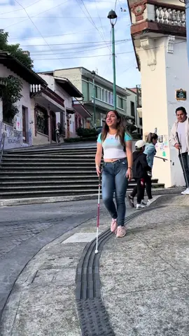 Todo mal con las “guías” del centro de Xalapa  #Discapacidad #Xalapa #Ciegos