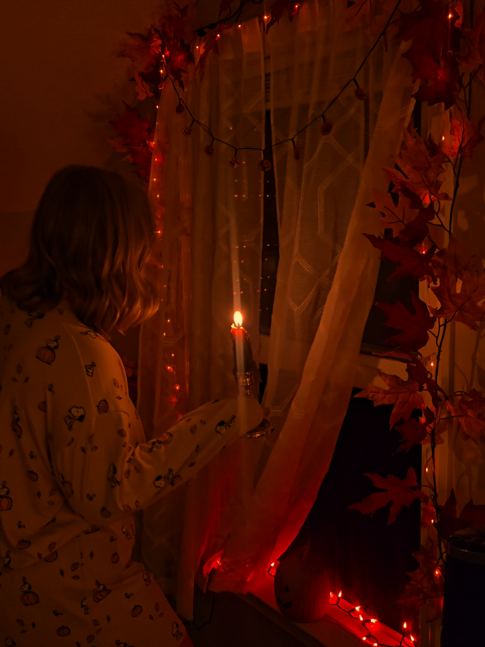 nothing feels better than warm blankets, candlelight, and soft autumn vibes. October nights are made for journaling, slow evenings, cozy fall routines, and capturing those aesthetic autumn  moments. 🍁🕯️ #cozycore #cozytoks #introvertdiaries #october #fypシ゚viral 