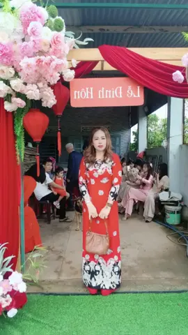 út mến chúc đại GĐ tkok ngày mới vui vẻ tràn đầy năng lượng công việc thuận lợi ạ ♥️♥️♥️🌹🌹🌹