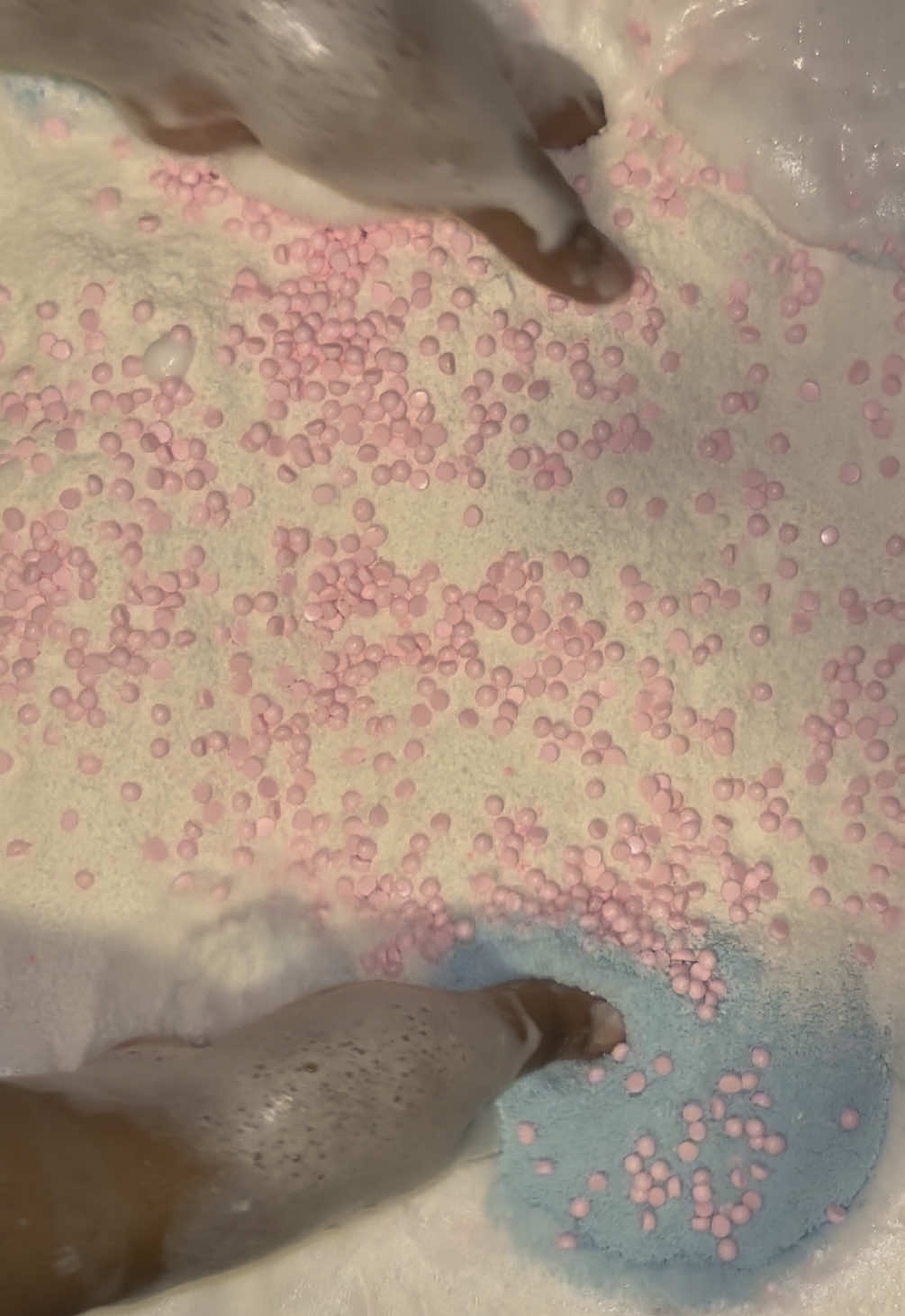 Part 3 of my 3K Laundry Paste 🎀 had to do a lil handmix for my handmixing lovers 🙂‍↔️ i love when the paste gets warm & Blanca is the hottest powder I’ve ever had! it made the paste so fluffy & glossy 😶‍🌫️🩷 & this mix smell lasted even after the dryer definitely a 10/10 combo 🫶🏽 -Full Video On YouTube Link In Bio Bookies 😘  #asmr #fyp #CleanTok #spongeasmr #fypシ 