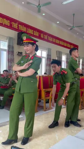 Hot boy,hot girl của các em đâyyy☘️#hautruongphim #coanhnoiaybinhyen #xuhuong 