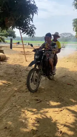 Ay que ser justo. Y no me pago#soyjovalin #comedia #videoviral 