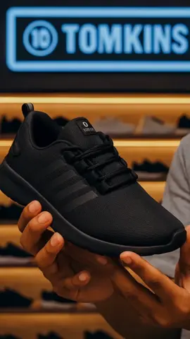 Sepatu sneaker yang sporty and Trendy nyaman di pakai dan stylish banget👟😎🎉 #sepatupria #sepatutomkins #4yu 