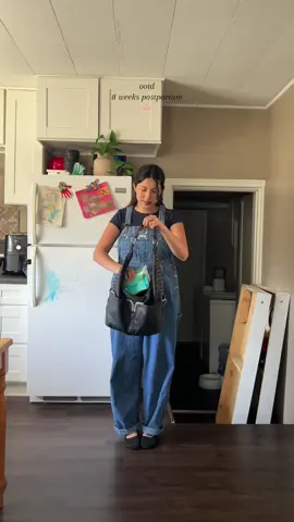 i desperately need to go shopping for jeans so i can stop wearing these overalls 😓 #OOTD #thrifted 