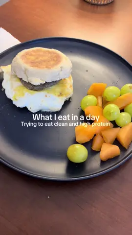 What I eat in a day trying to eat high protein and clean #whatieatinaday #whatieatinadayrealistic #myfavoritefood #wholefoods #foodieadventures @Outshine Snacks 