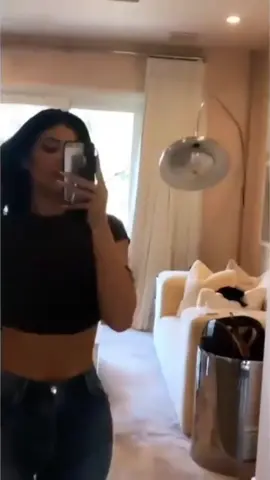 mirror photos . . . . .#kyliejenner #beleza #edit #fyp #casal 