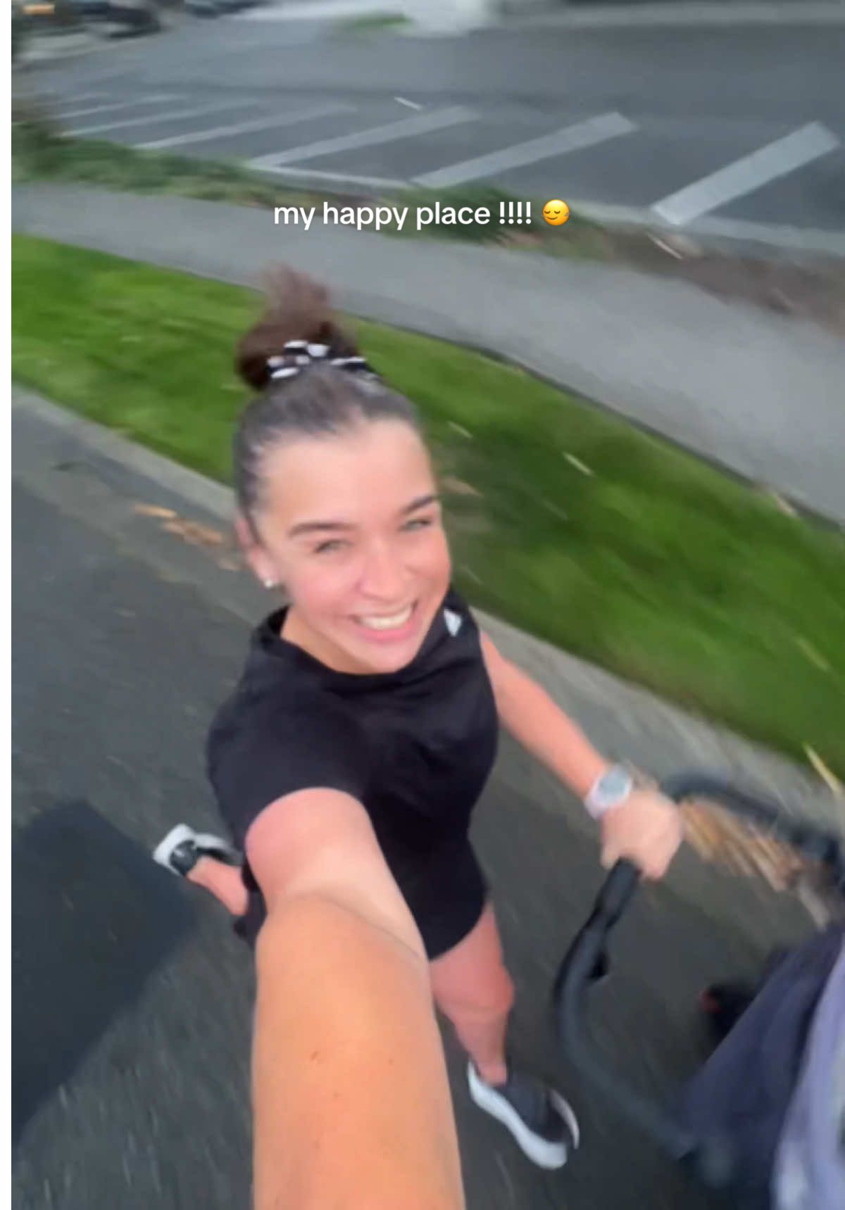 the rain tonight 🤭☔️🌬️ #momswhorun #runtok #stravarun #runclub #momswhotiktok 