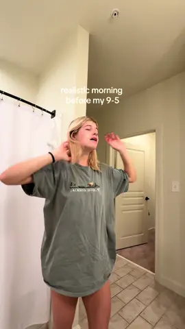 Realistic thursday morning before my #9to5  @SKIMS @Cetaphil @tarte cosmetics @Clinique @abercrombie @New Balance  #morningroutine #ditl #Vlog #smallcreator 