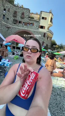 the guy in the back has me crying 😂 #girls #crush #italy #ick #europe 