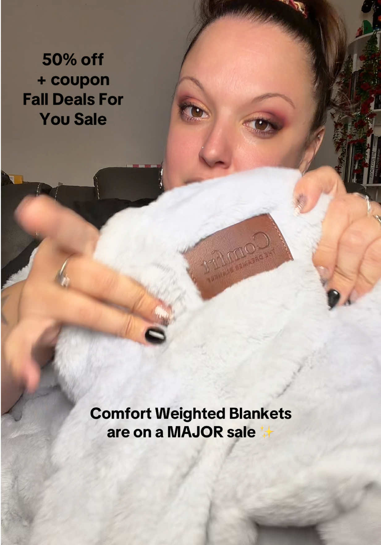 Comfrt weighted blankets are on a MAJOR sale right now✨ #comfrt #weightedblanket #blanket  #tiktokshopfalldealsforyou 