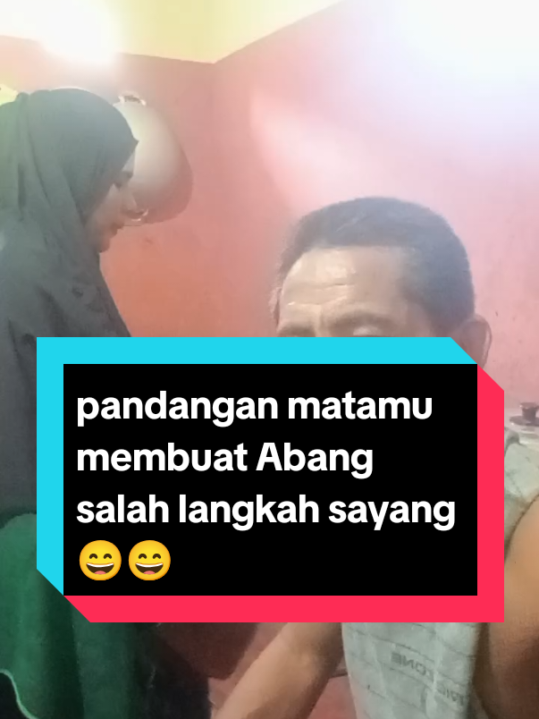 pandangan matamu membuat abang salah langka sayang 😄😄😄 #hiburantiktok  #lipstick  #fypviraltiktok🖤シ゚☆♡ 