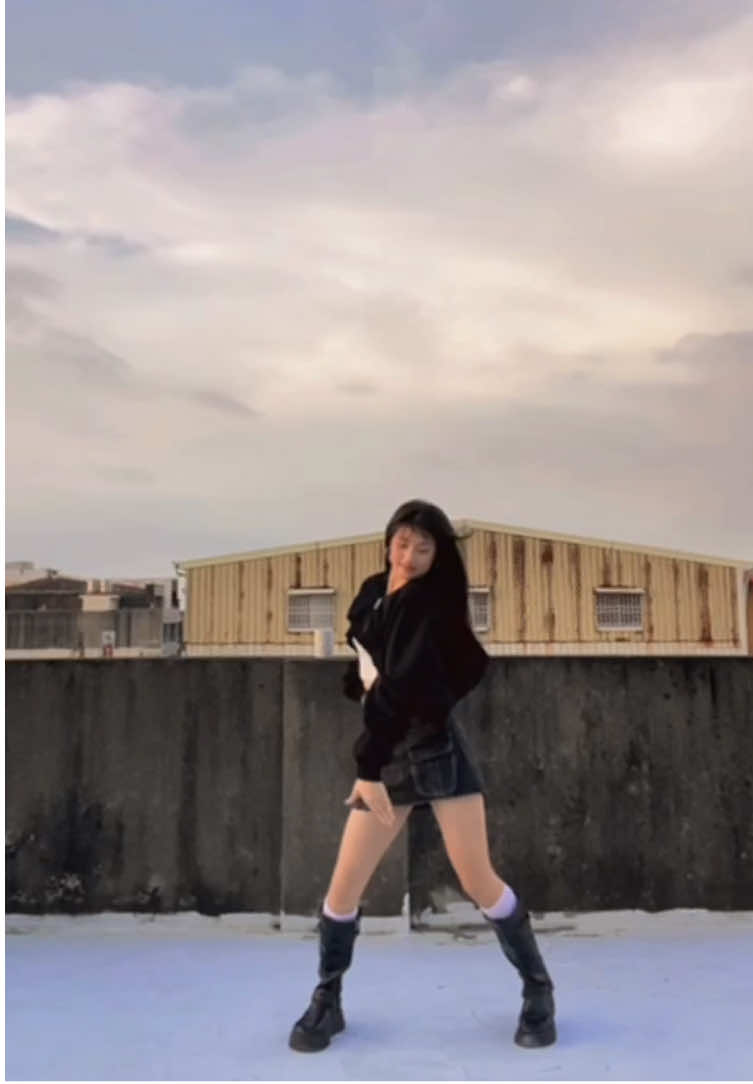 跟上啦啦🖤#推薦 #fyppppppppppppppppppppppp #舞蹈扶持計劃 