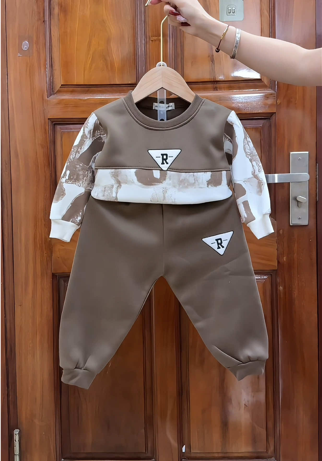 Bộ Quần Áo Thu Đông chất liệu nỉ cho bé trai #tiemmeken #bochobe #bothudongchobe #bochobetrai #bobetrai 