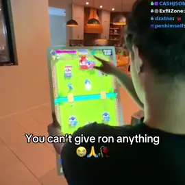You can’t give ron anything 😂 (Twitch - StableRonaldo) #fyp #stableronaldo #clashroyale 