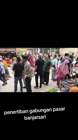 Tim Gabungan TNI POLRI DISHUB DAN TIBSAR  Melakukan penertiban pedagang  #pekalongan #banjarsari 