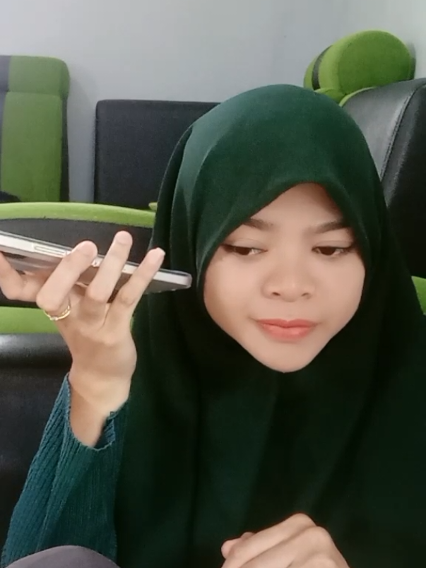 karena orang jelek di larang rindu..#trending #lipsinglucungakak #hiburan_kocak #elinmarlinacs #fypシ゚viral 