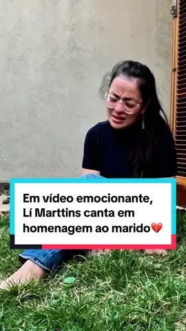 “Entre lagrimas e notas, vou tentando lidar com a falta. A saudade dói, mas também revela o tamanho do amor que vivemos” “Sempre quis cantar essa música e a letra nunca fez tanto sentido como agora. 