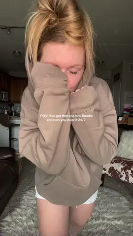 Oversized hoodie by @AUTOMET that you’re going to want in every color 🤌🏼🍂 I sized up one for a more oversized fit! #hoodieseason #automet #oversizedhoodie #hoodies #automethoodie