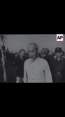 Nhìn Bác ra điều lệnh nắm thắt lưng địch mà đánh thật ngầu 🤭😎🥰#xhhhhhhhhhhhhhhhhhhhhhhhhhhhhhhhhhhhhhhh #lichsuvietnam #vietnam #hochiminhmuonnam🇻🇳 #thh060906  