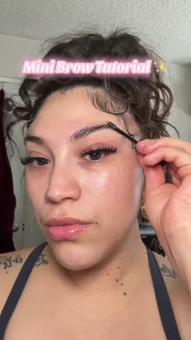Perfectly imperfect ✨  Here’s a mini brow tutorial! 🐛 🫶 I love to conceal First and theeen fill in for a more natural look on my brows! Do you conceal or fill in first??  @NYX Professional Makeup Brow Gel @Neutrogena Concealer  @Benefit Cosmetics Precisely Pencil Shade 5  #browtutorial #brows #makeup #fyp #parati 