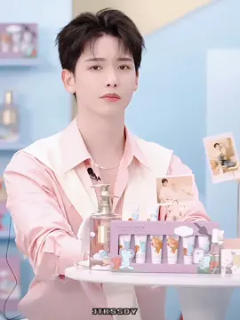 Chào buổi sáng ❤  #vuongdiluan #王以纶 