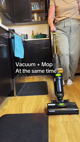 This thing is sick 😎 #vacuum #mop #woodfloors #eureka #cleanfloors 