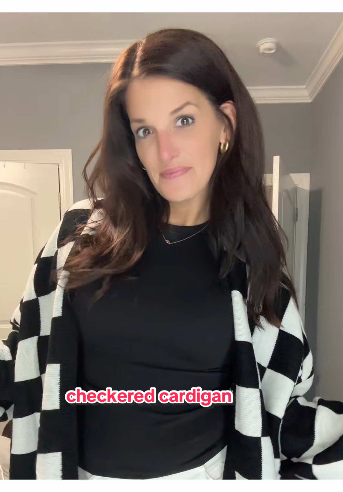 absolutely obsessed with this checkered cardigan, I need it in all the colors! #cardigan #creatorsearchinsights #teachersoftiktok #tiktokshopfalldealsforyou #tiktokshopcreatorpicks 