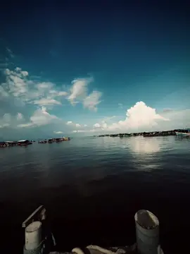 当你赚钱太容易的时候。 学会节约，不要浪费。 因为生活并不总是一帆风顺的。 Khi bạn kiếm được đồng tiền một cách quá dễ dàng. Hãy học cách tiết kiệm đừng phung phí. Vì cuộc đời không phải lúc nào cũng thuận buồm xuôi gió đâu.