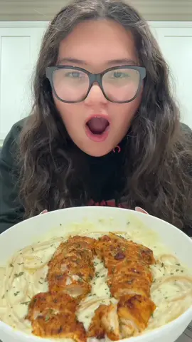 Make Chicken Alfredo with me 🐓😋🍝 #dinner #fettuccinealfredo  #chickenalfredo #cookwithmey #yummy