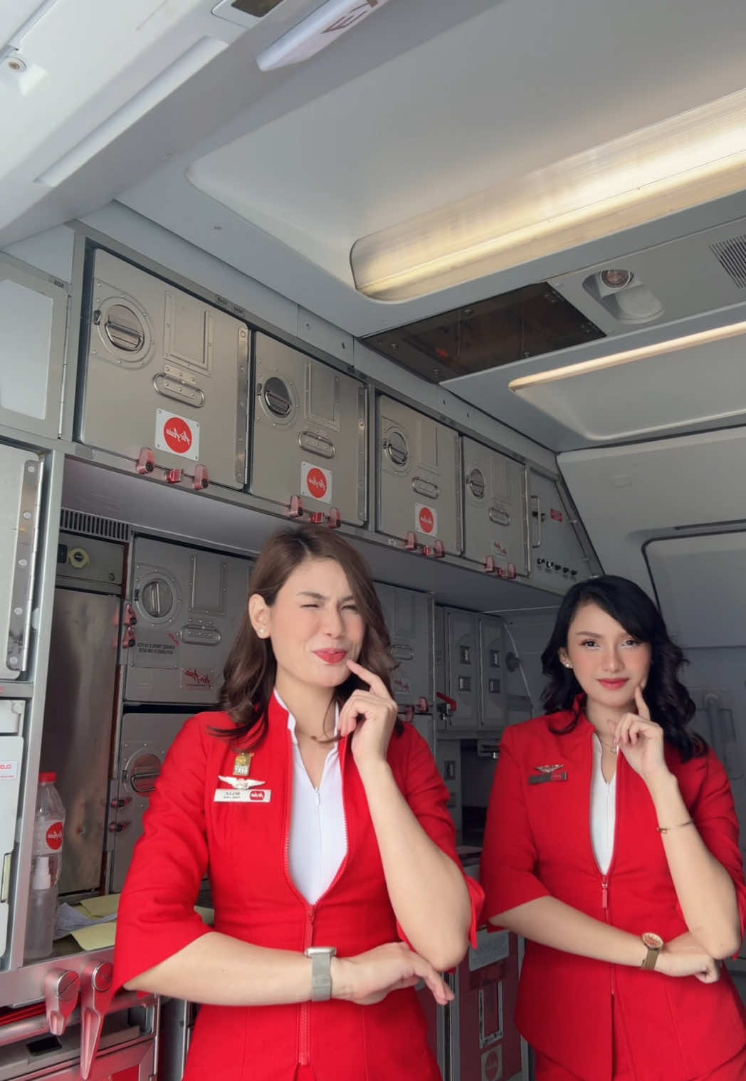 @✈️FLYSHY✨  #airasiacabincrew #airasia #cabincrew 