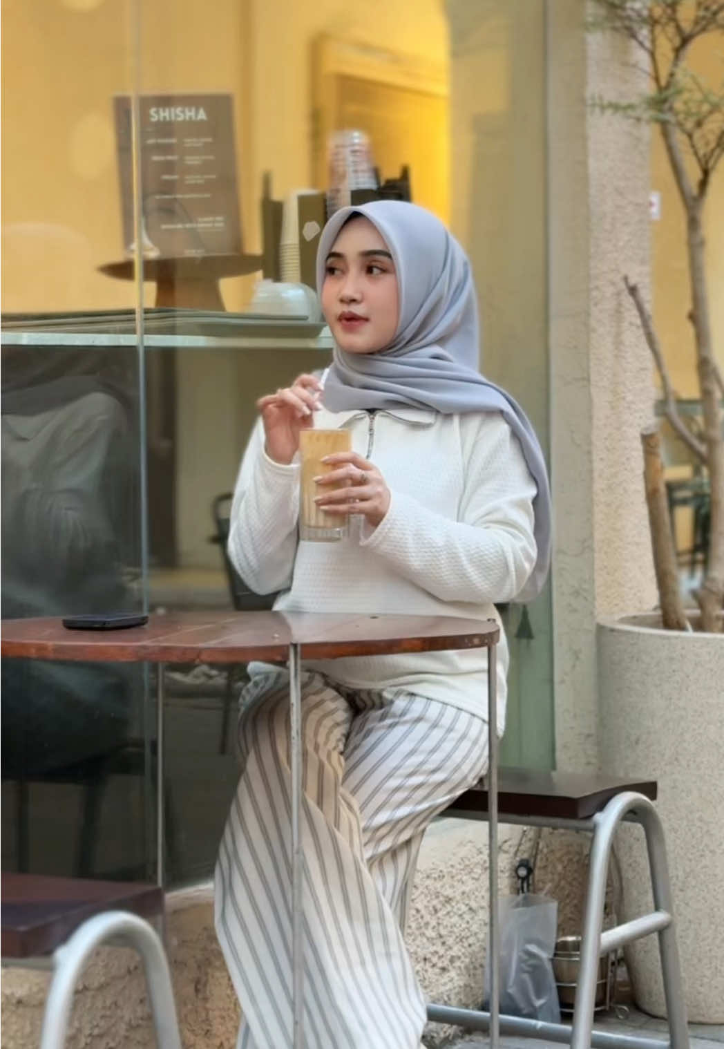 ide outfit nongki versi casual cantik🤭😜 #outfitinspo #OOTD 