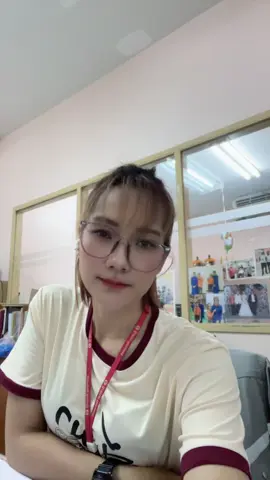 #ก็วันศุกร์แล้วงัย😁 