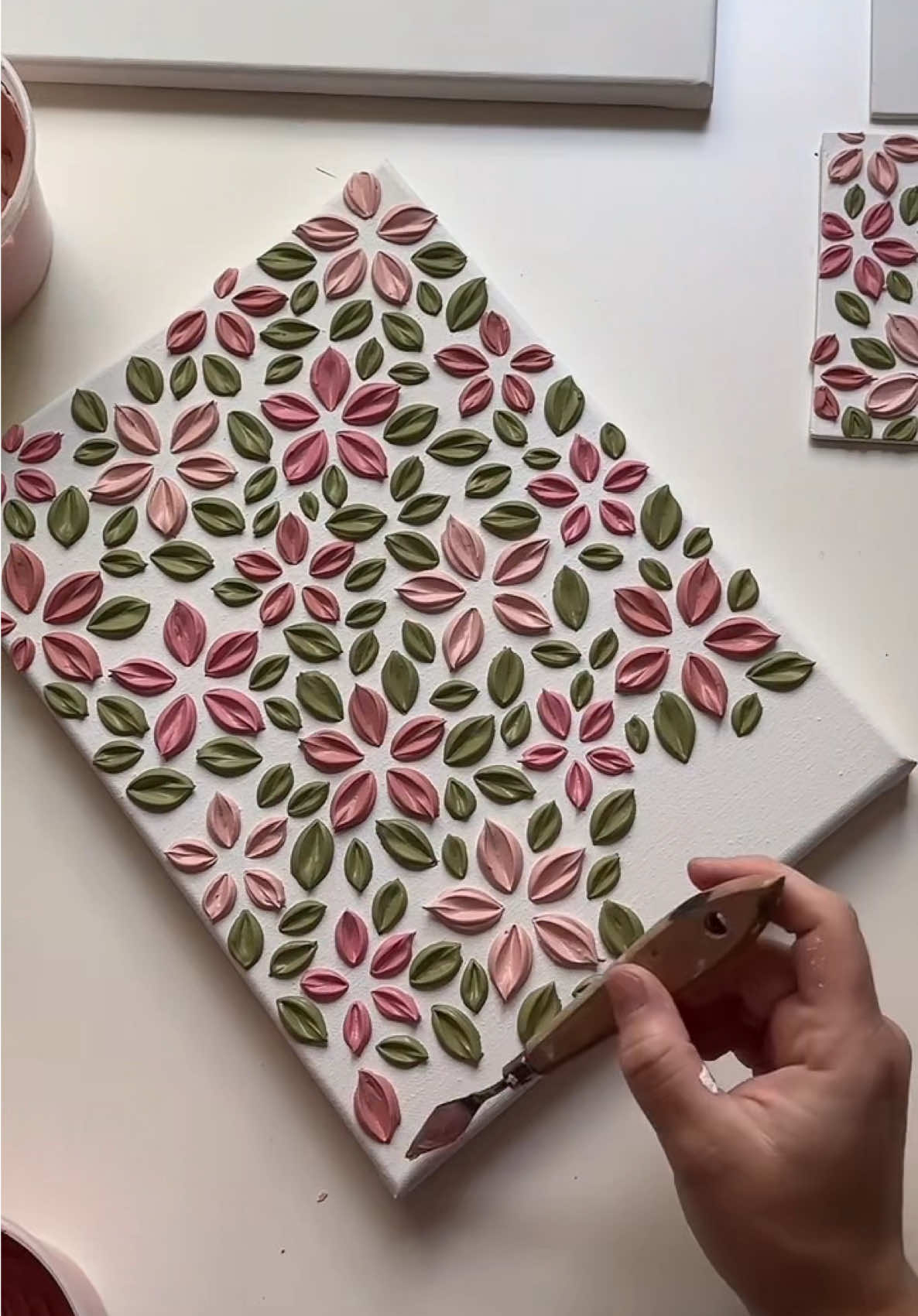 Shout out to those of you who hoped on this live! Impressed with myself for completing this in one sitting 🙌🏼 #texturedart #floralart #pnwart 