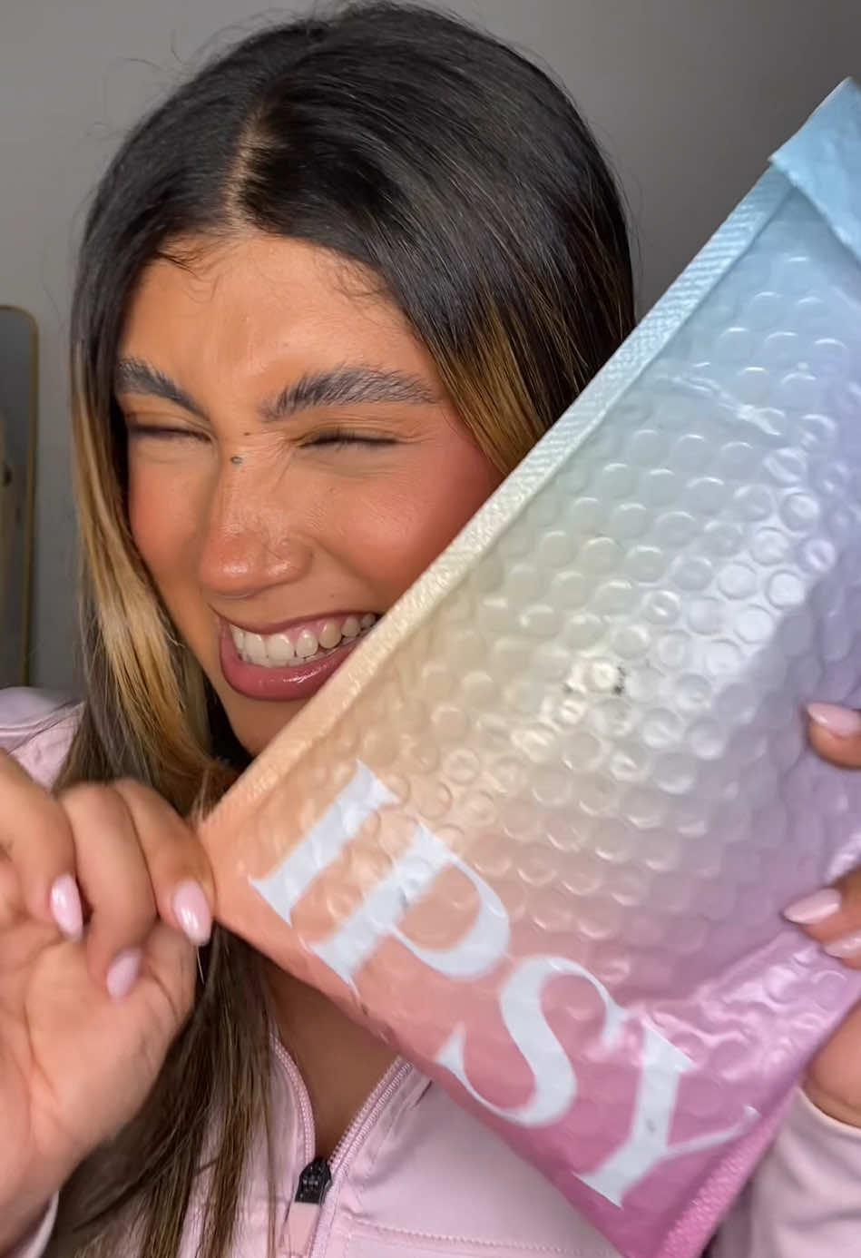 Glam Bag por 14$ #giftedbyIPSY #IPSYambassador enlace de afiliado https://glnk.io/mz73x/glowingstayy @IPSY 