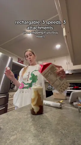 3pm pick me up ft my frother 😍 #frother #milkfrother #coldfoam #coffee #diycoffee 