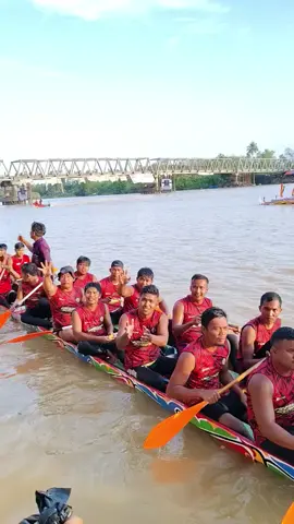 Banjir hadiah dari penonton 🇮🇩  #pacujalur #longboat #pacujalurviral #indonesiaboatrace #aurafarming 