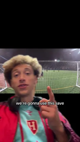 Goalkeepers, what do you think👀 @Keeperstop #ballknowledge #Soccer #football #goalkeeper #greenscreenvideo 